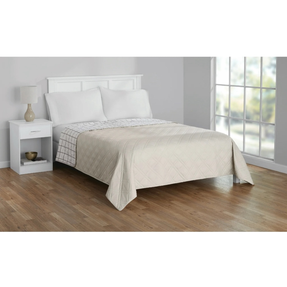 NEW Mainstays Queen Beige White Brown Reversible Quilt Bedding Set